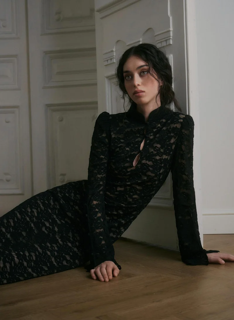 ليتشي فستان ميدي ضيق من الدانتيل